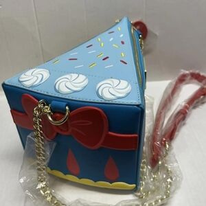 Loungefly Disney SNOW WHITE CAKE  Cross Body
